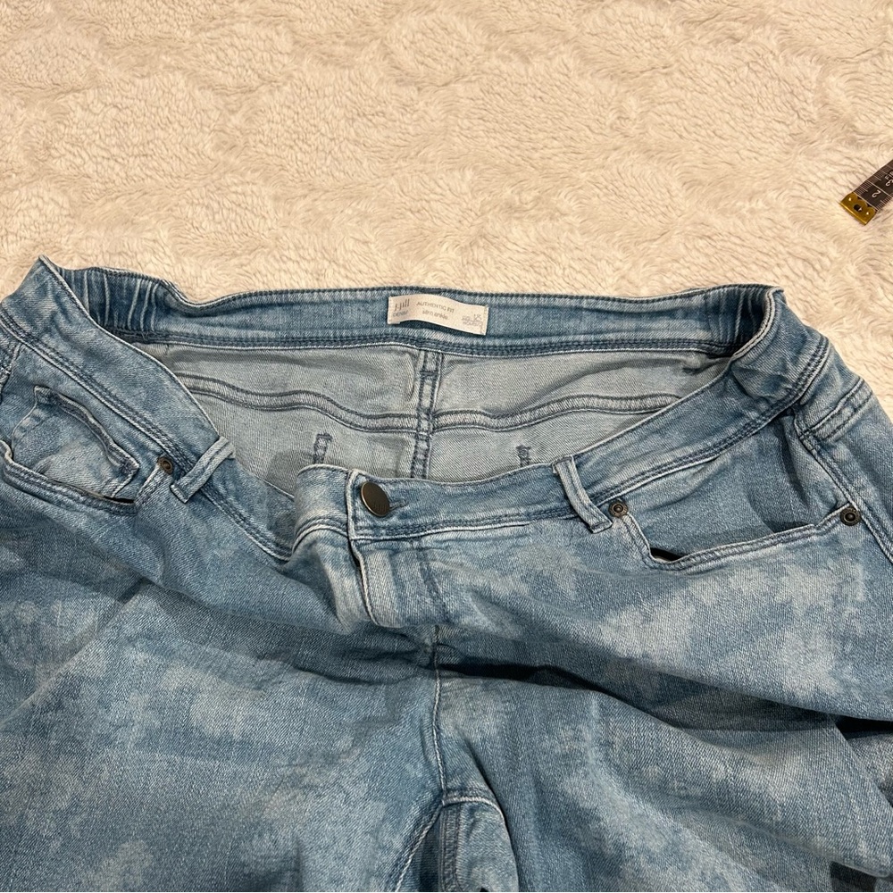 J. Jill Denim - Authentic Fit Slim Ankle Light-wash Jeans Floral Design 18 - Picture 7 of 12